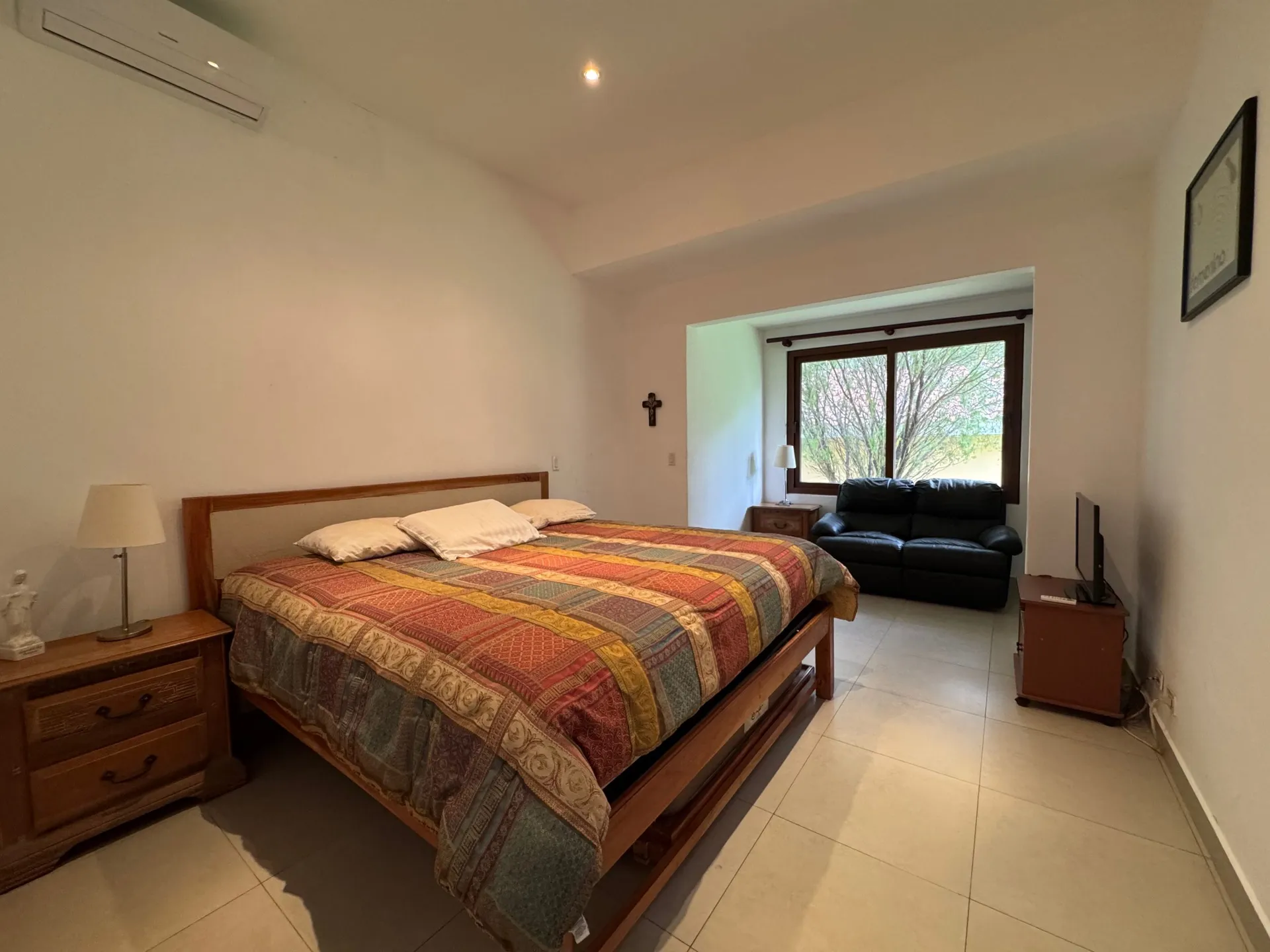 IMPRESIONANTE CASA DE UN NIVEL EN VENTA EN LA HACIENDA