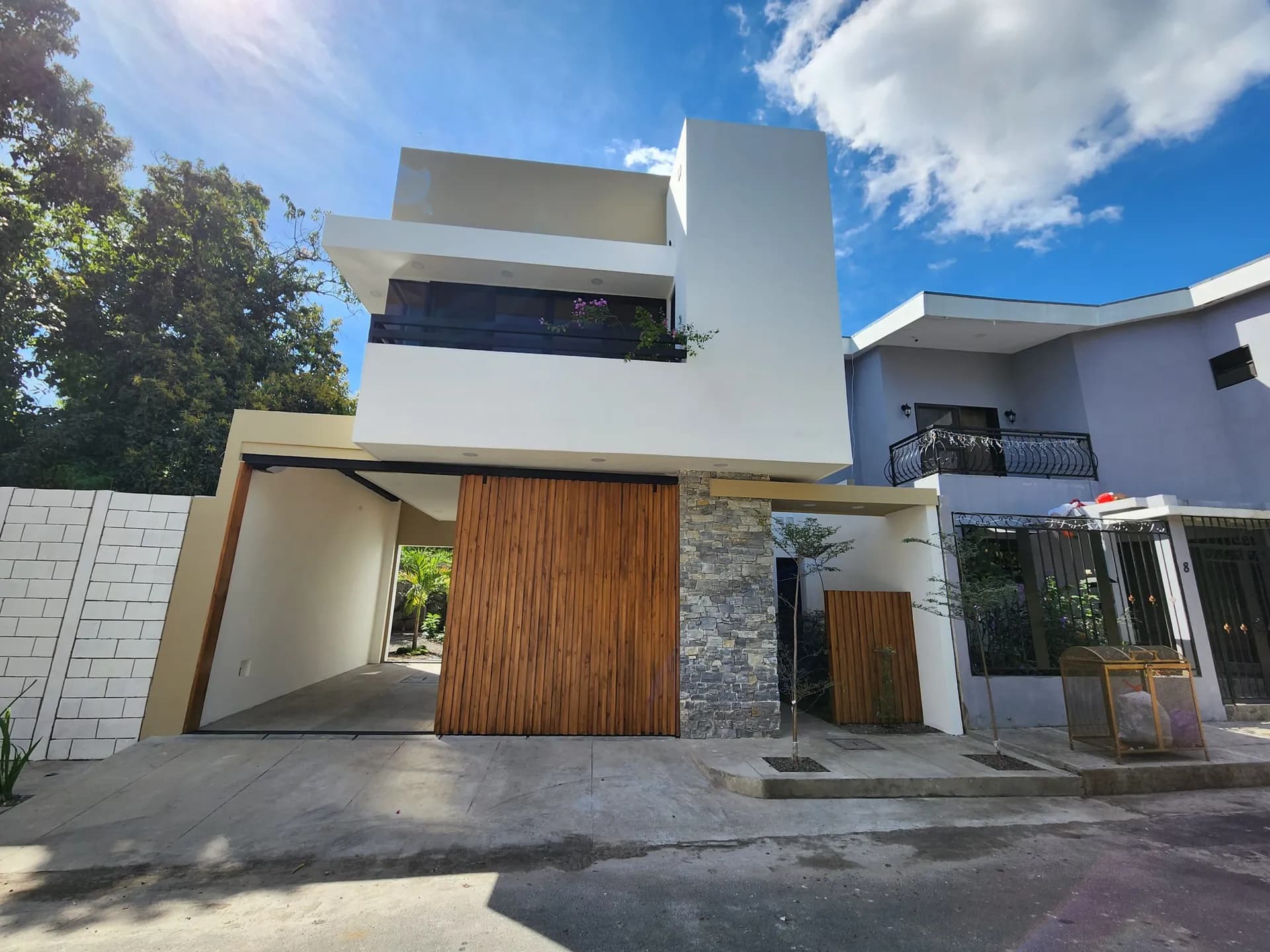 Linda Casa en Venta en Santa Ana