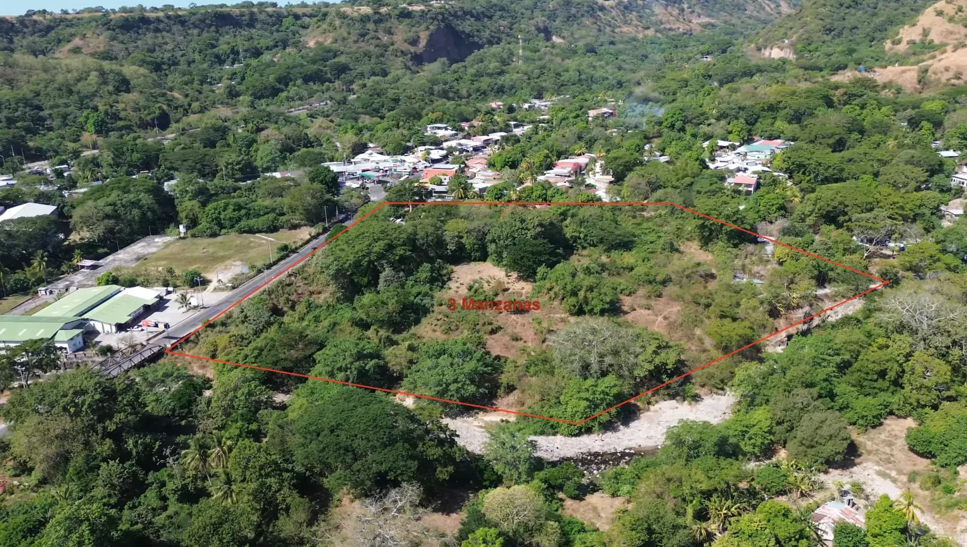 VENTA 3 MANZANAS DE TERRENO EN COMALAPA SOBRE CALLE PRINCIPAL